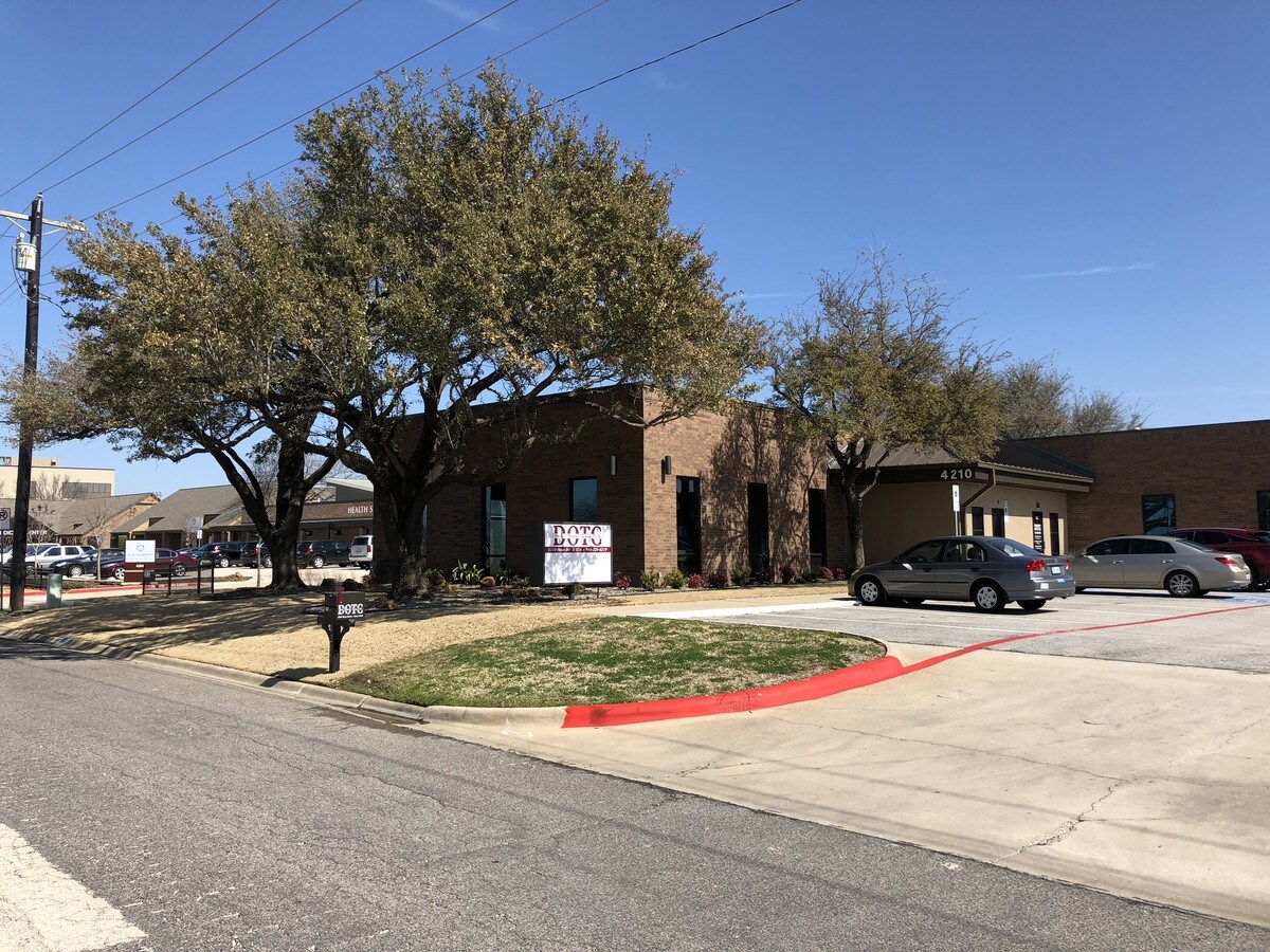 4210 Mesa Dr, Denton, TX 76207