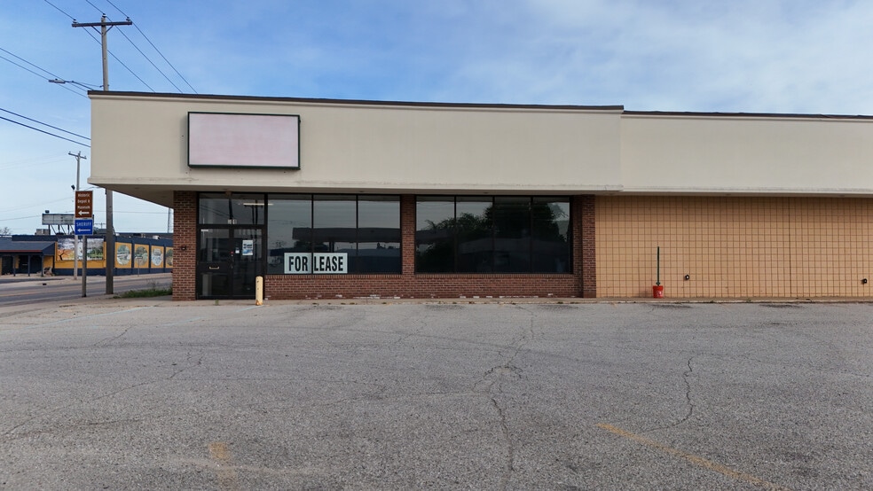 201 Ionia St, Grayling, MI for lease - Building Photo - Image 2 of 7
