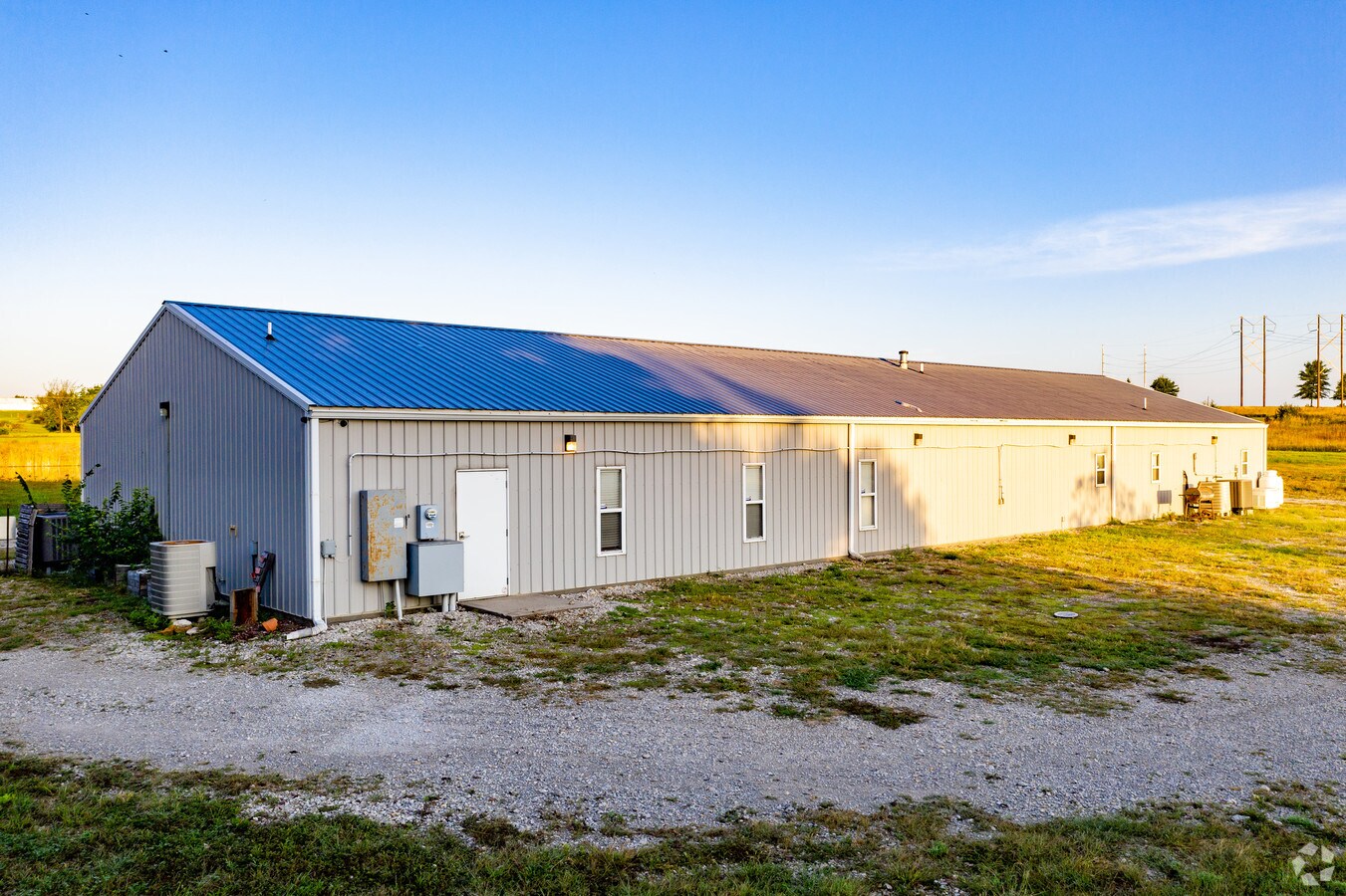 519 S Prairie Ln, Raymore, MO 64083