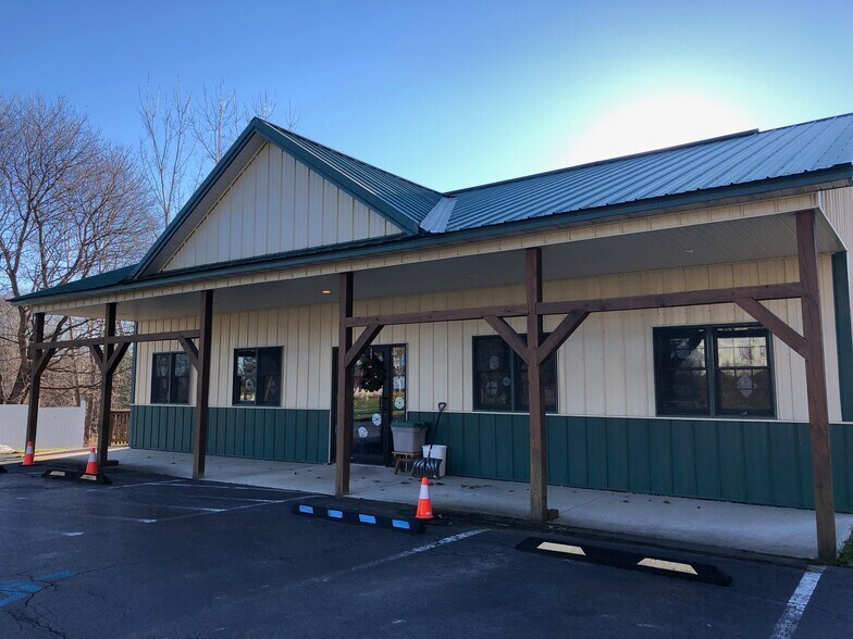 1459 Kiantone, Jamestown, NY for sale - Primary Photo - Image 1 of 1