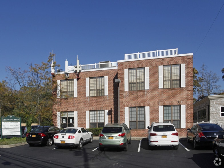 14 Glen Cove Rd, Roslyn Heights, NY for lease - Building Photo - Image 2 of 8
