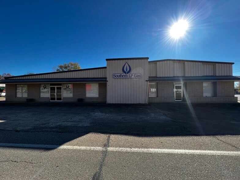 512 E Stillwell Ave, De Queen, AR 71832