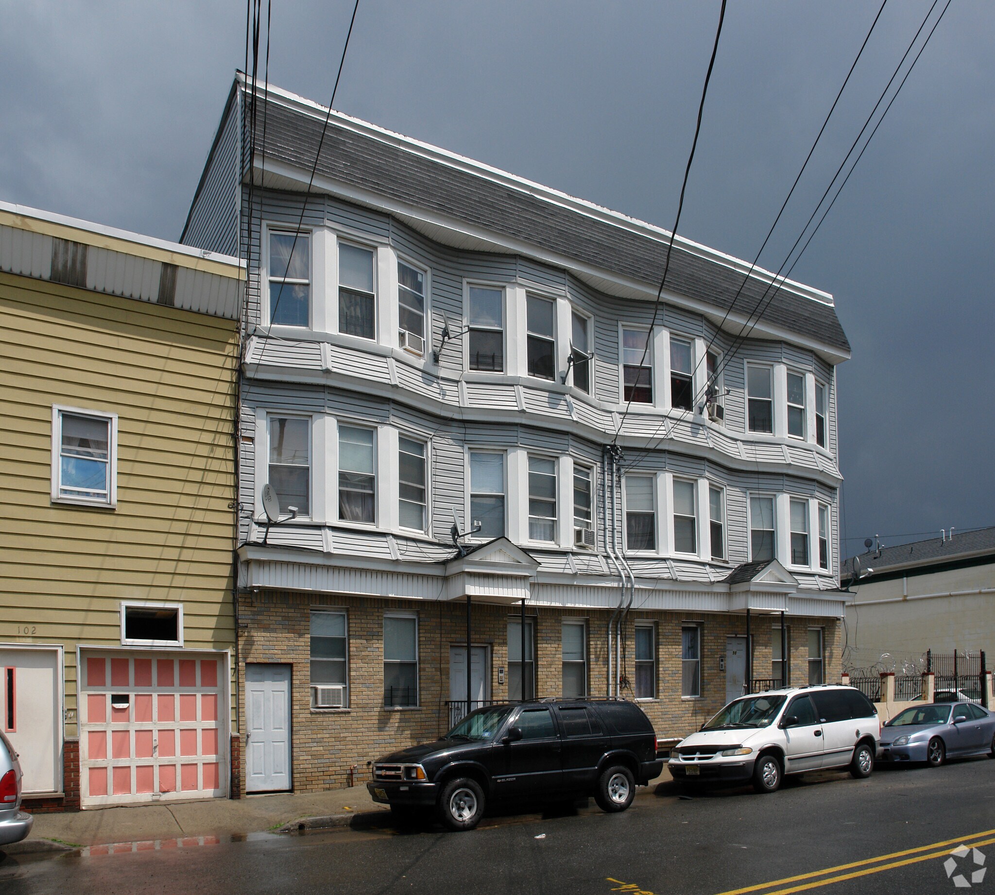 98-100 Chapel St, Newark, NJ for sale Primary Photo- Image 1 of 1