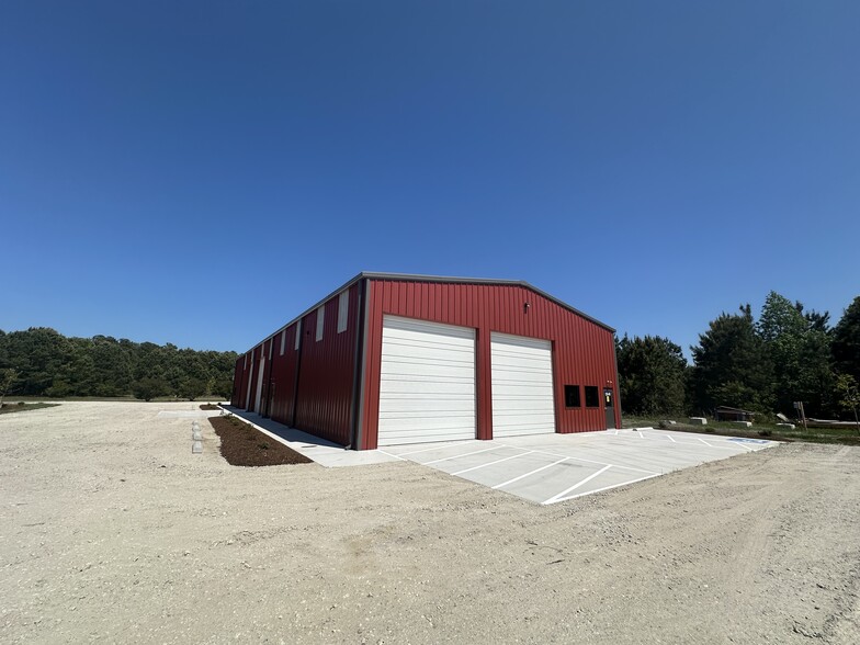 124 Greyson Loop, Powells Point, NC 27966 Luke Hardy Warehouse