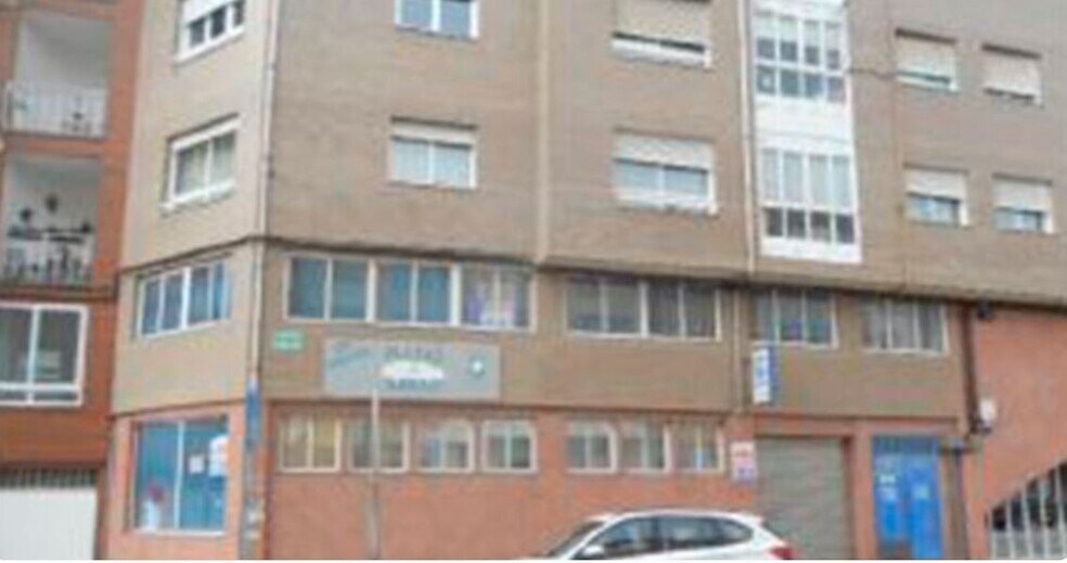 Retail in Ponferrada for sale - Building Photo - Image 1 of 2