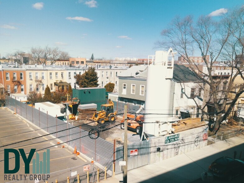 5913 Decatur St, Ridgewood, NY for sale - Building Photo - Image 1 of 1