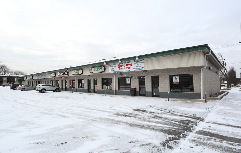 1100-1200 Broadway, Gary, IN for lease - Primary Photo - Image 3 of 5