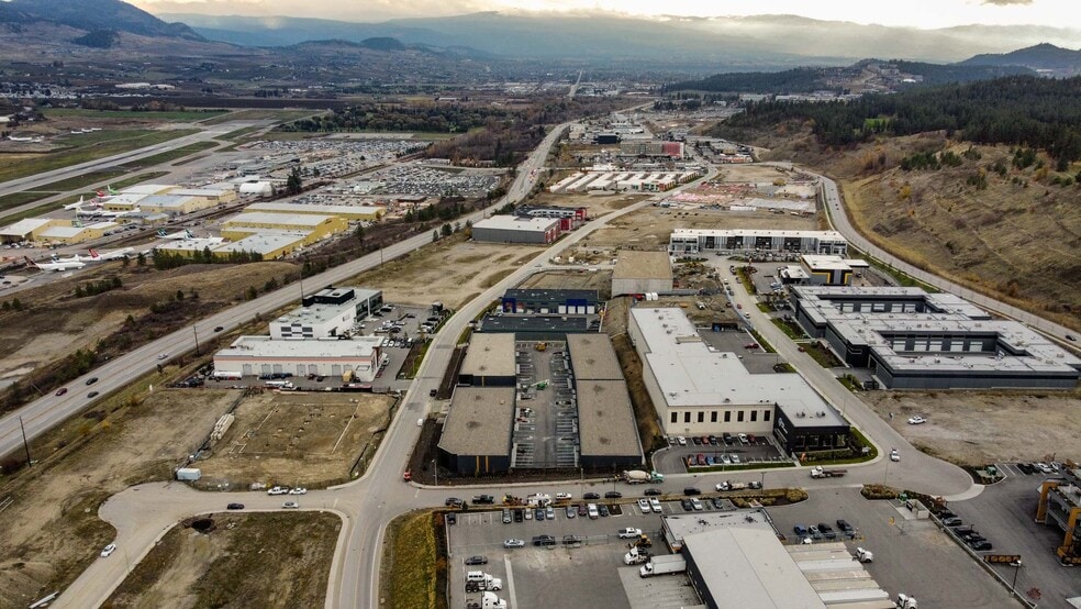 2094 Pier Mac Way, Kelowna, BC for lease - Building Photo - Image 3 of 19