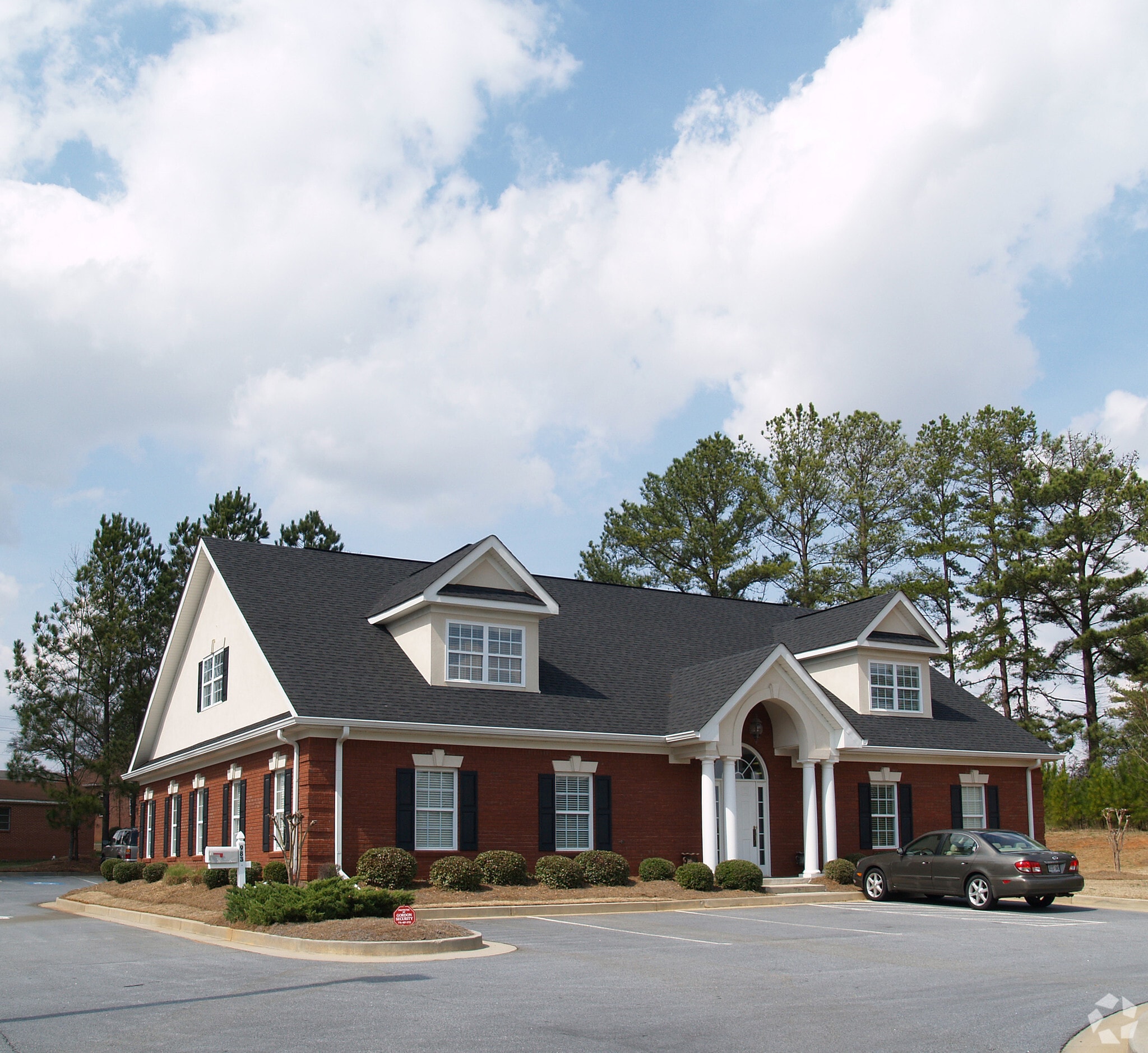 1015 Tyrone Rd, Tyrone, GA for sale Primary Photo- Image 1 of 1