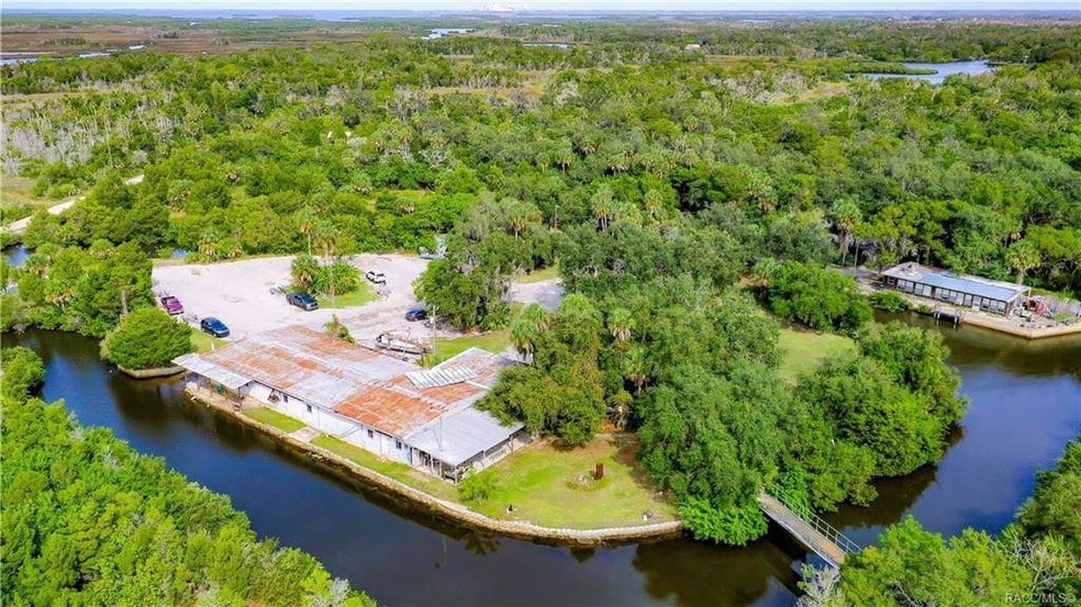 1683 S Fishcreek Pt, Crystal River, FL for sale - Primary Photo - Image 1 of 1