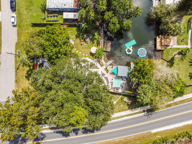 7300 Shoal Line Blvd, Weeki Wachee, FL for sale - Building Photo - Image 1 of 1