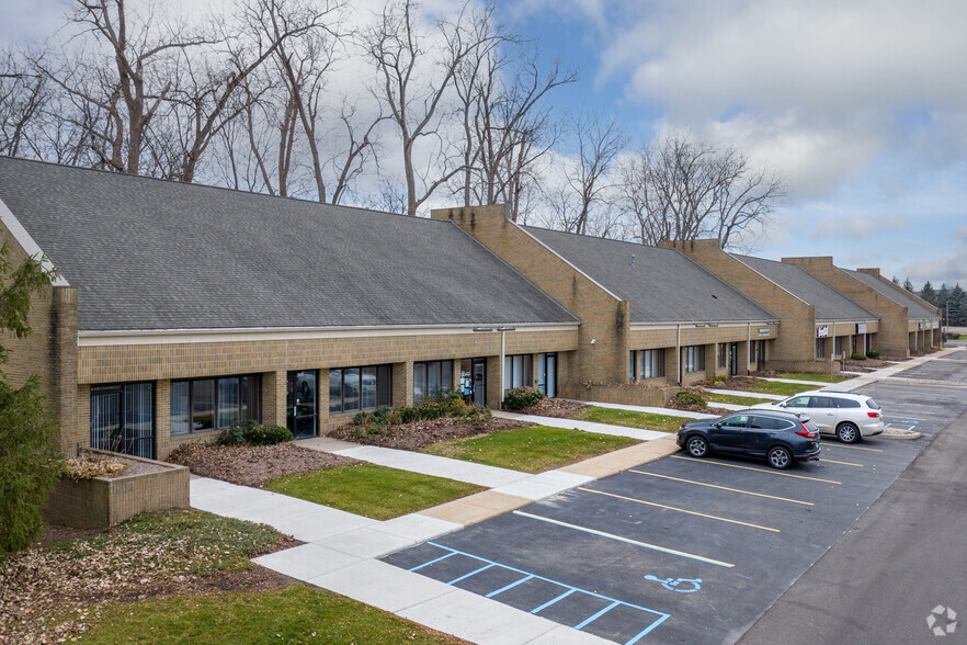 2395 Jolly Rd, Okemos, MI for lease - Building Photo - Image 3 of 6