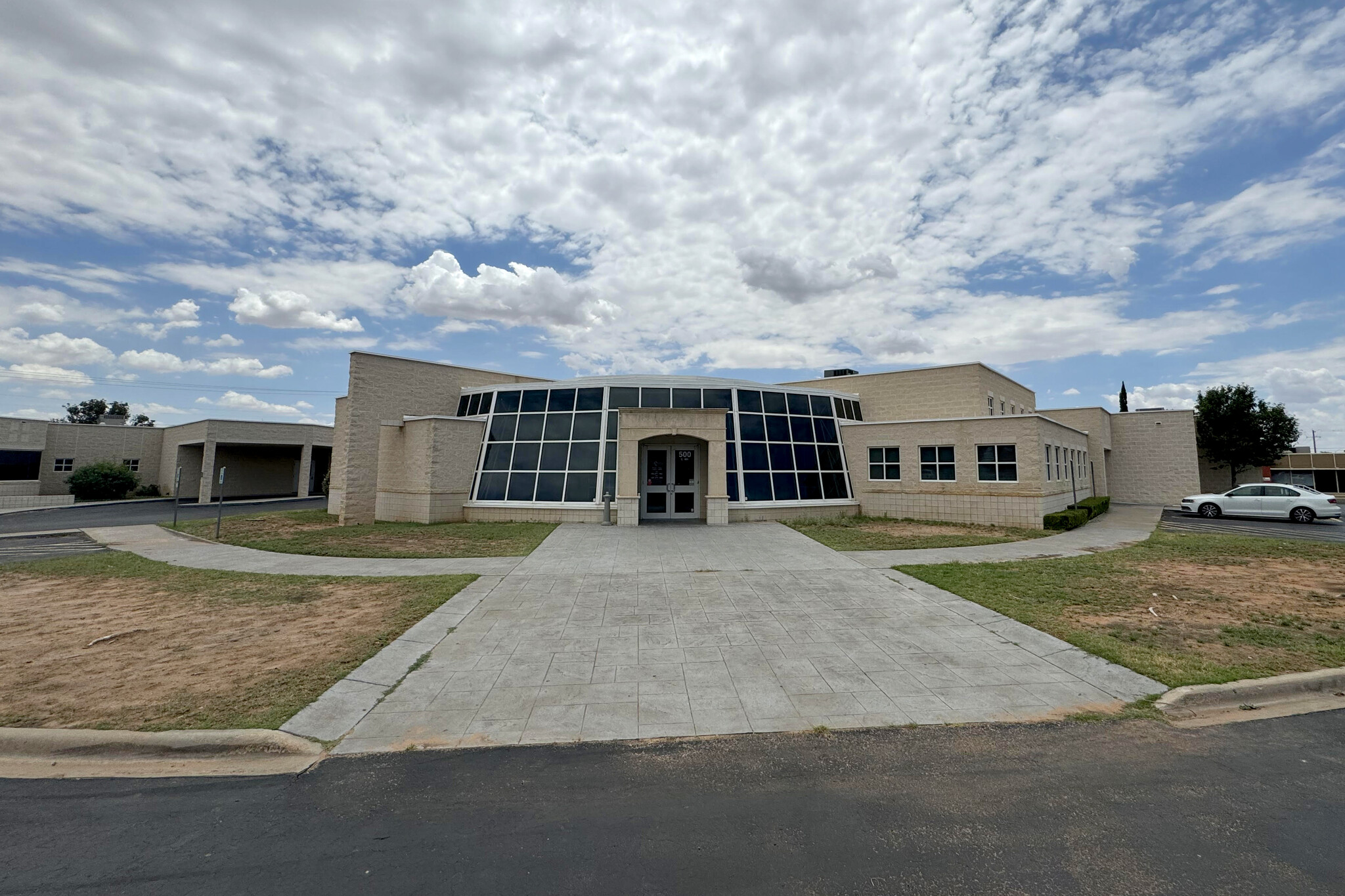 500 E 4th St, Odessa, TX for lease Building Photo- Image 1 of 9