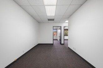 4002-4014 148th Ave NE, Redmond, WA for lease Building Photo- Image 1 of 9