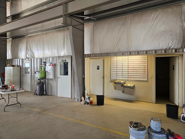 1210 FM 537, Floresville, TX for lease - Building Photo - Image 3 of 9