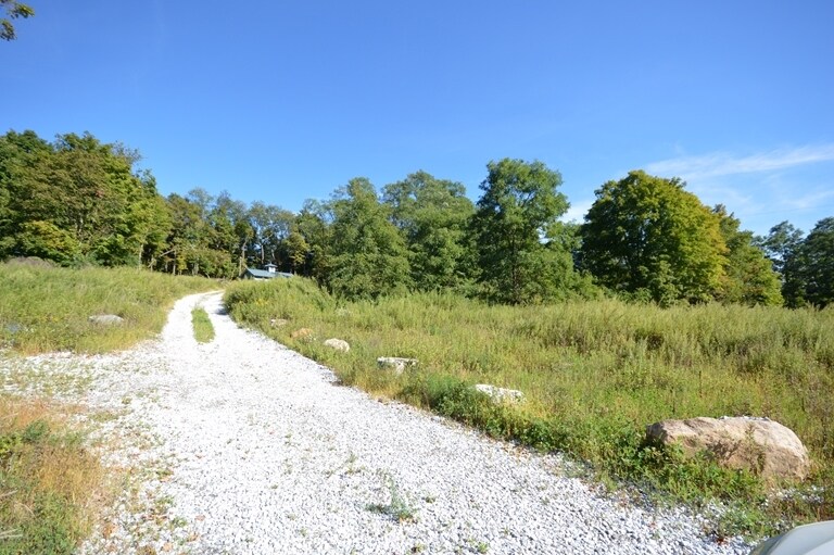 861 Peach Lake Rd, North Salem, NY 10560