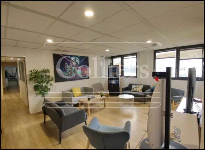 7 Route De Galice, Aix-en-Provence for lease - Interior Photo - Image 2 of 11