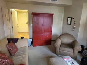 9615 Brighton Way, Beverly Hills, CA for lease Interior Photo- Image 2 of 3