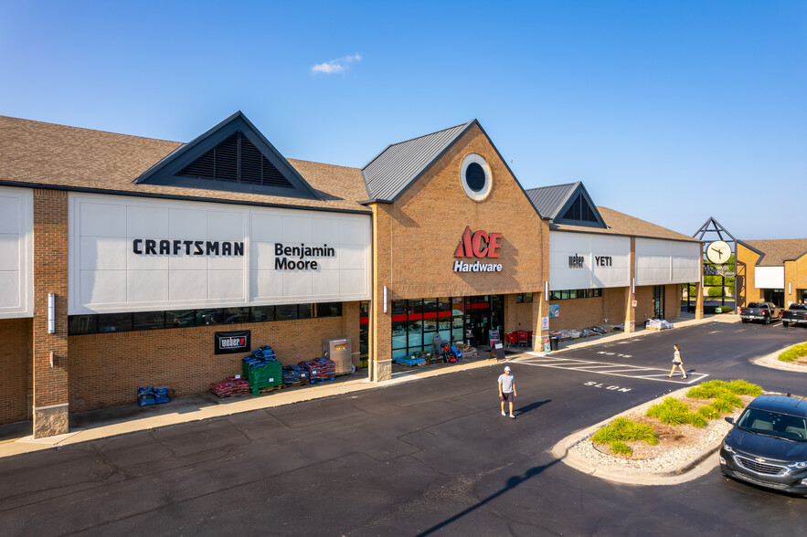 Macomb Centre Plaza - Convenience Store