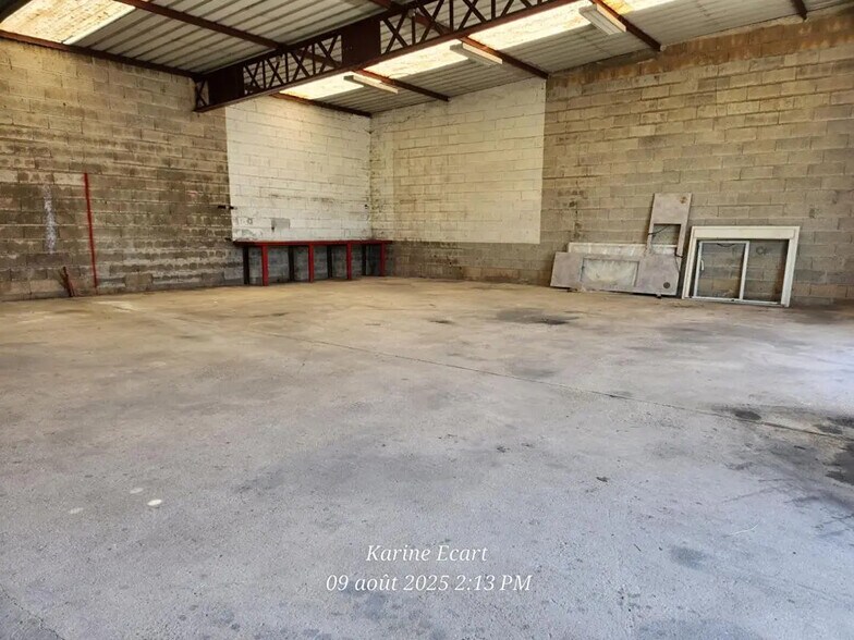 Industrial in Cormontreuil for lease - Interior Photo - Image 1 of 4