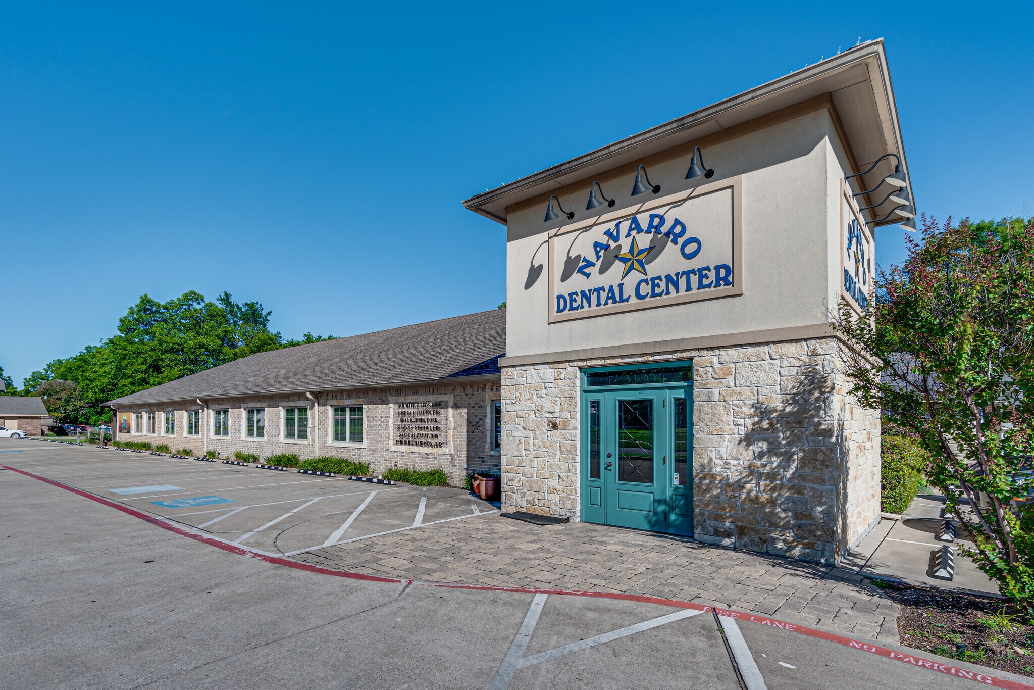 1661 W 2nd Ave, Corsicana, TX for sale Building Photo- Image 1 of 1