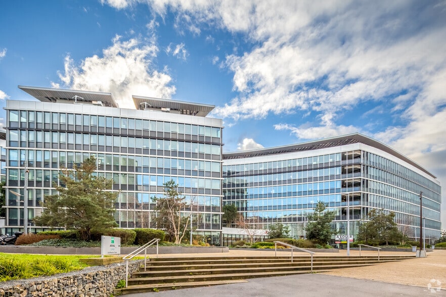 18-20 Rue Des 2 Gares, Rueil-Malmaison for lease - Primary Photo - Image 1 of 4