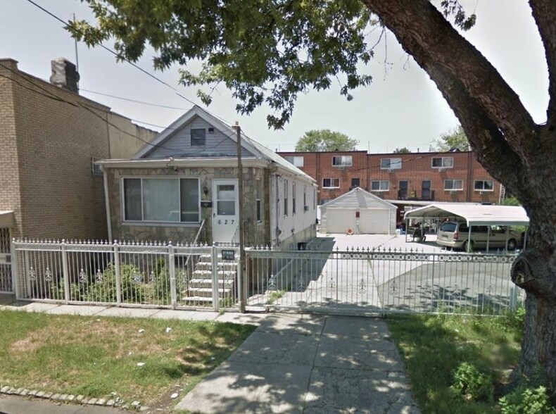 627 Underhill Ave, Bronx, NY 10473
