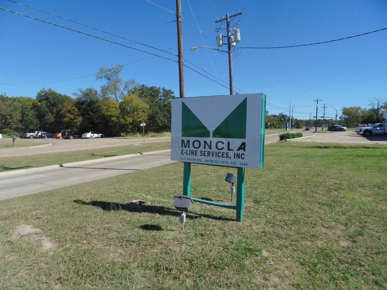 1515 Shiloh Ave, Bryan, TX for lease - Primary Photo - Image 1 of 8