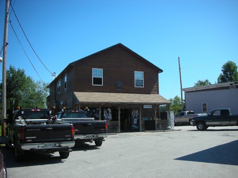 769 Main St, Readfield, ME 04355