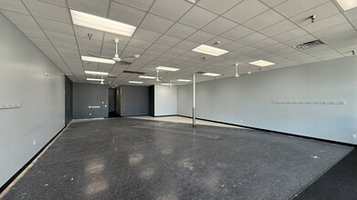 13215-13483 W Center Rd, Omaha, NE for lease Interior Photo- Image 2 of 10