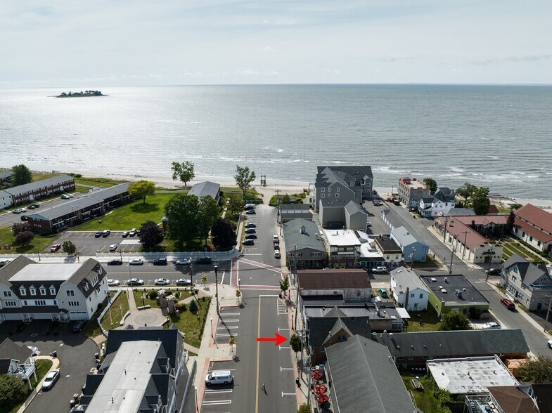 42 Naugatuck Ave, Milford, CT 06460 Retail for Sale