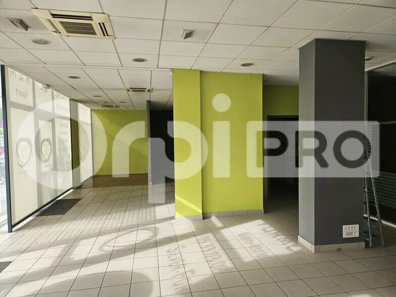 Retail in Bordeaux for sale - Building Photo - Image 2 of 6