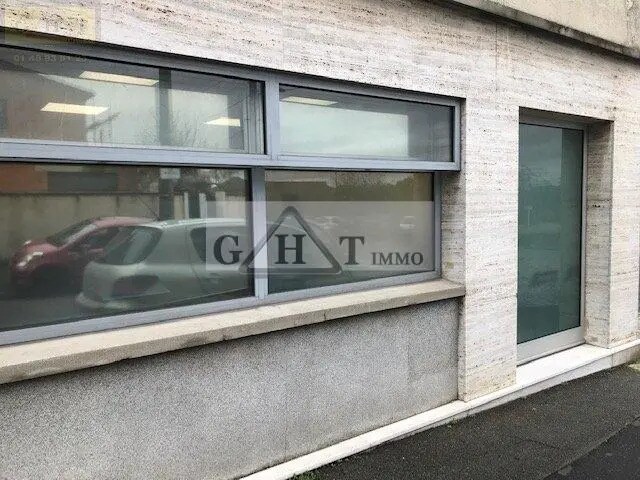 Retail in Villeneuve-le-Roi for lease - Building Photo - Image 2 of 16