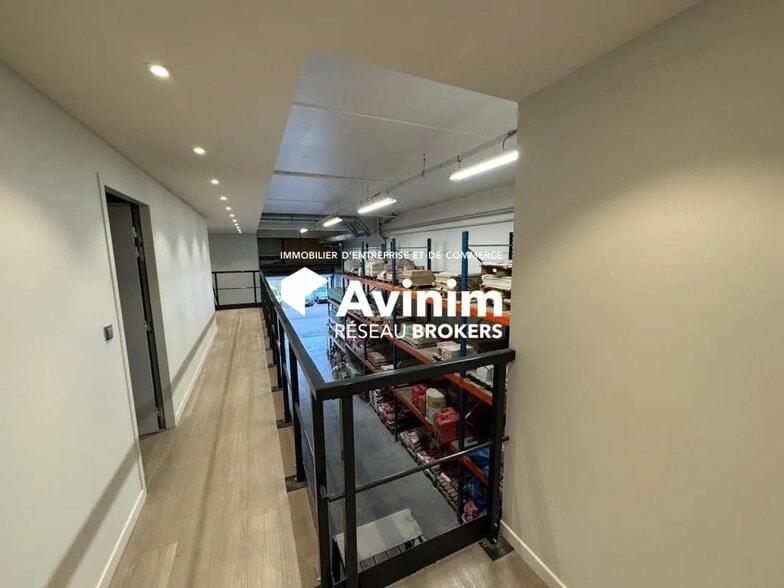 Flex in Brignais for sale - Building Photo - Image 3 of 24