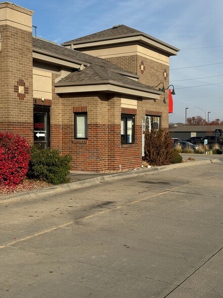 5955-5999 N 27th St, Lincoln, NE for lease - Building Photo - Image 3 of 7