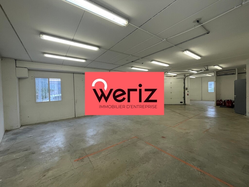 Location Bureaux 298 m² - Photo 1