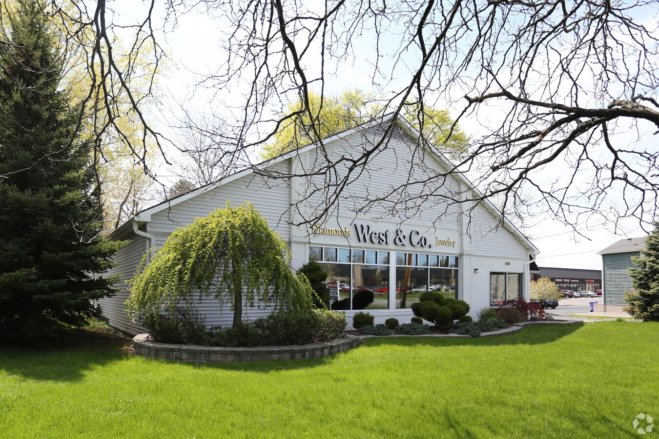 1229 Bay Rd, ster, NY 14580