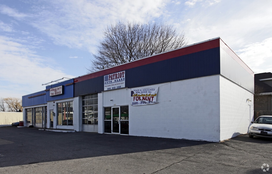 492 Reservoir Ave, Cranston, RI for sale - Primary Photo - Image 1 of 1