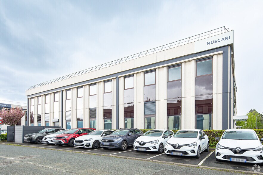 Flex in Villebon-sur-Yvette for lease - Building Photo - Image 2 of 2