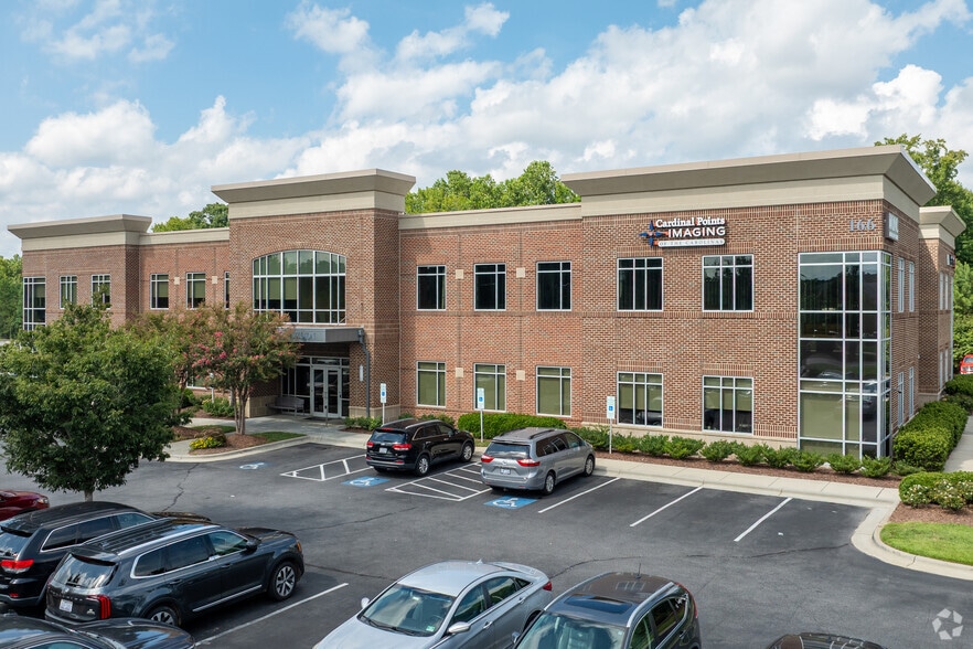 166 Springbrook Ave, Clayton, NC for lease - Primary Photo - Image 1 of 7