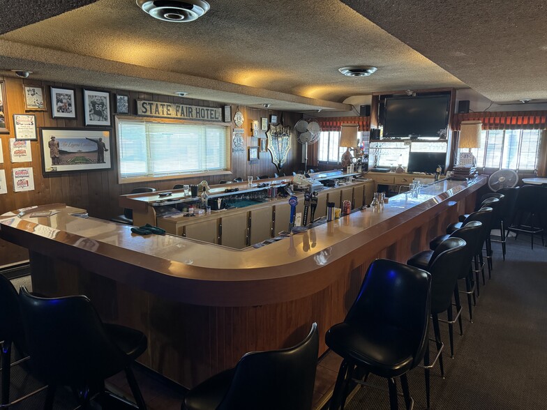 8101 W Greenfield, Milwaukee, WI for sale - Interior Photo - Image 3 of 6