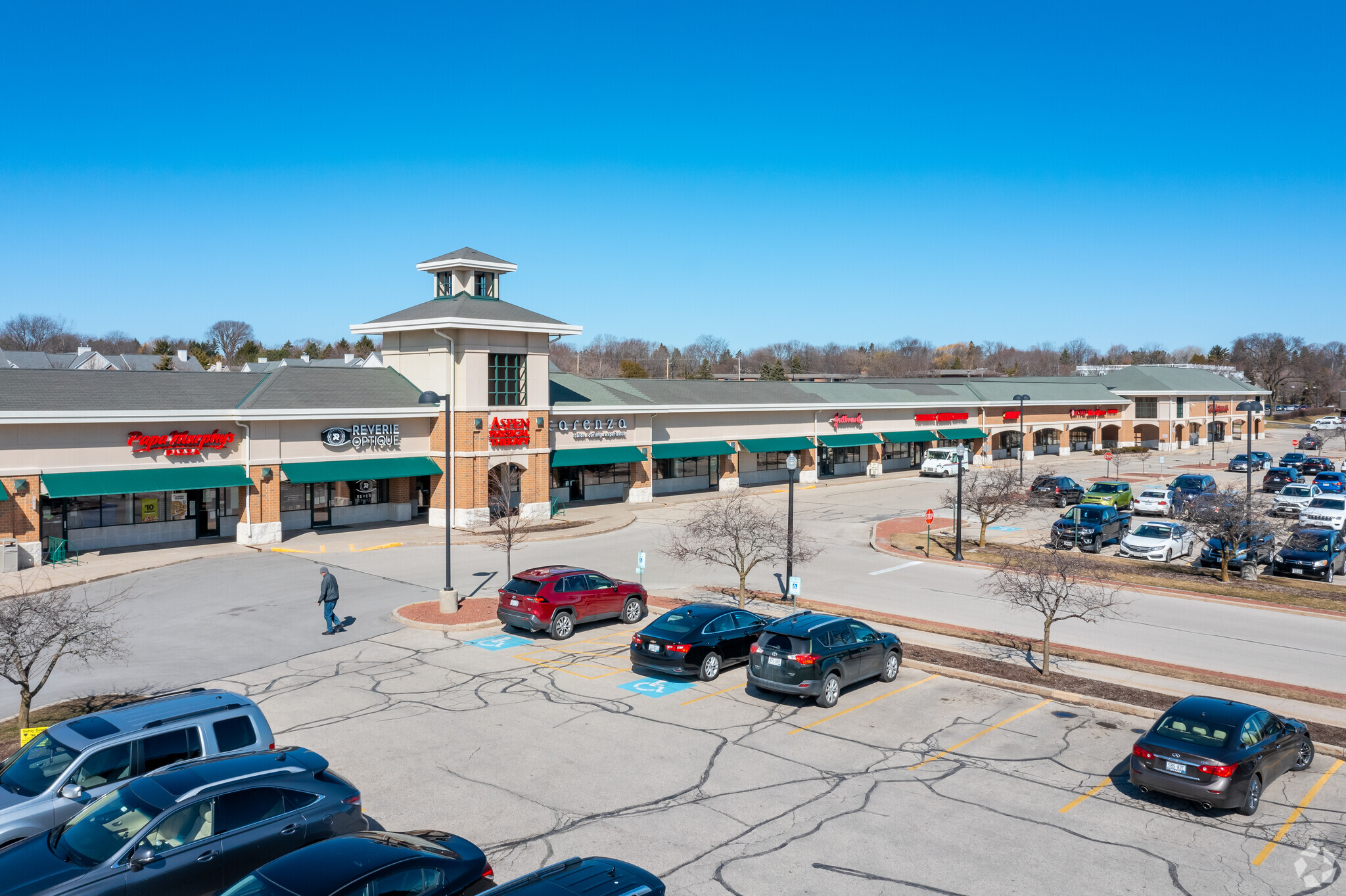 2205 N Calhoun Rd, Brookfield, WI for lease Building Photo- Image 1 of 17