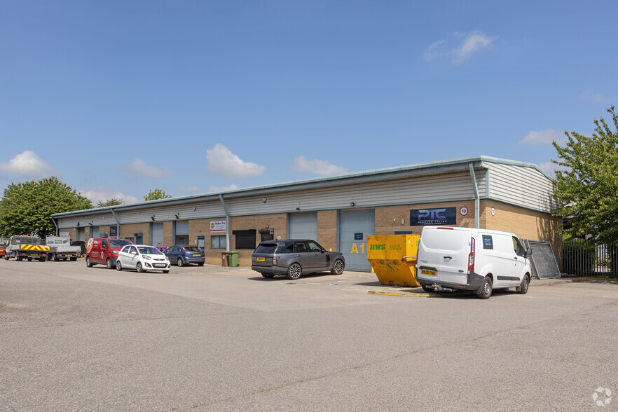 Whitwood Ln, Castleford for lease - Primary Photo - Image 1 of 4