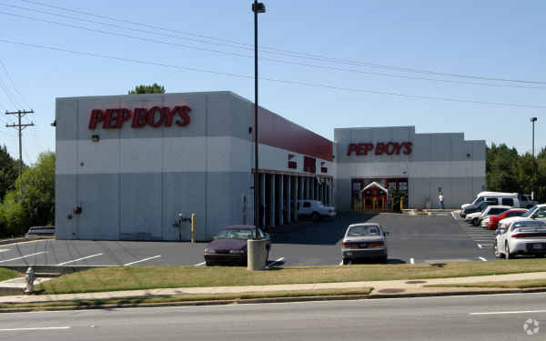 589 W Pike St, Lawrenceville, GA for lease - Building Photo - Image 2 of 4