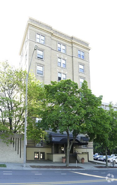 Heritage Collection portfolio of 8 properties for sale on LoopNet.com - Primary Photo - Image 1 of 7