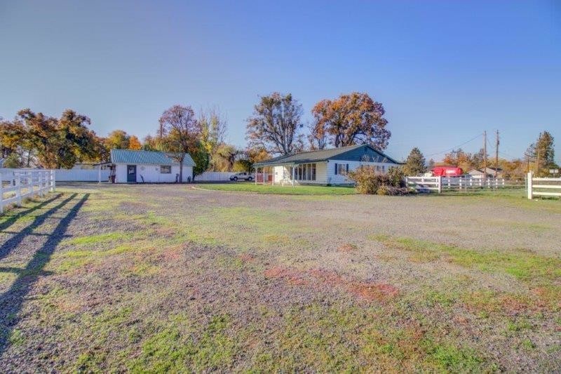 6240 Table Rock Rd, Central Point, OR for sale Primary Photo- Image 1 of 1