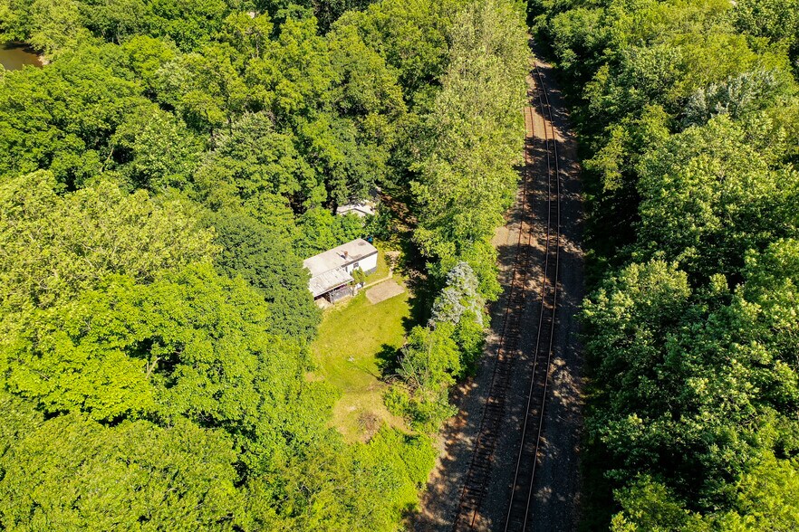 102 M and M Ln, New Galilee, PA 16141