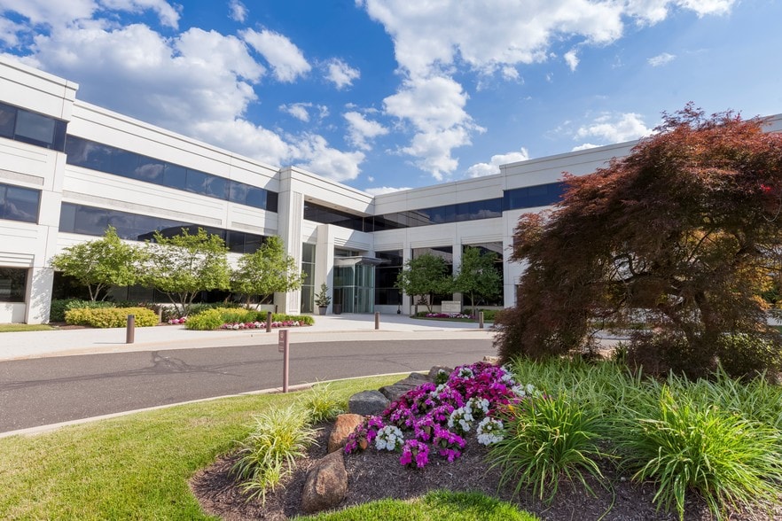 100 Witmer Rd, Horsham Township, PA for lease - Building Photo - Image 3 of 12