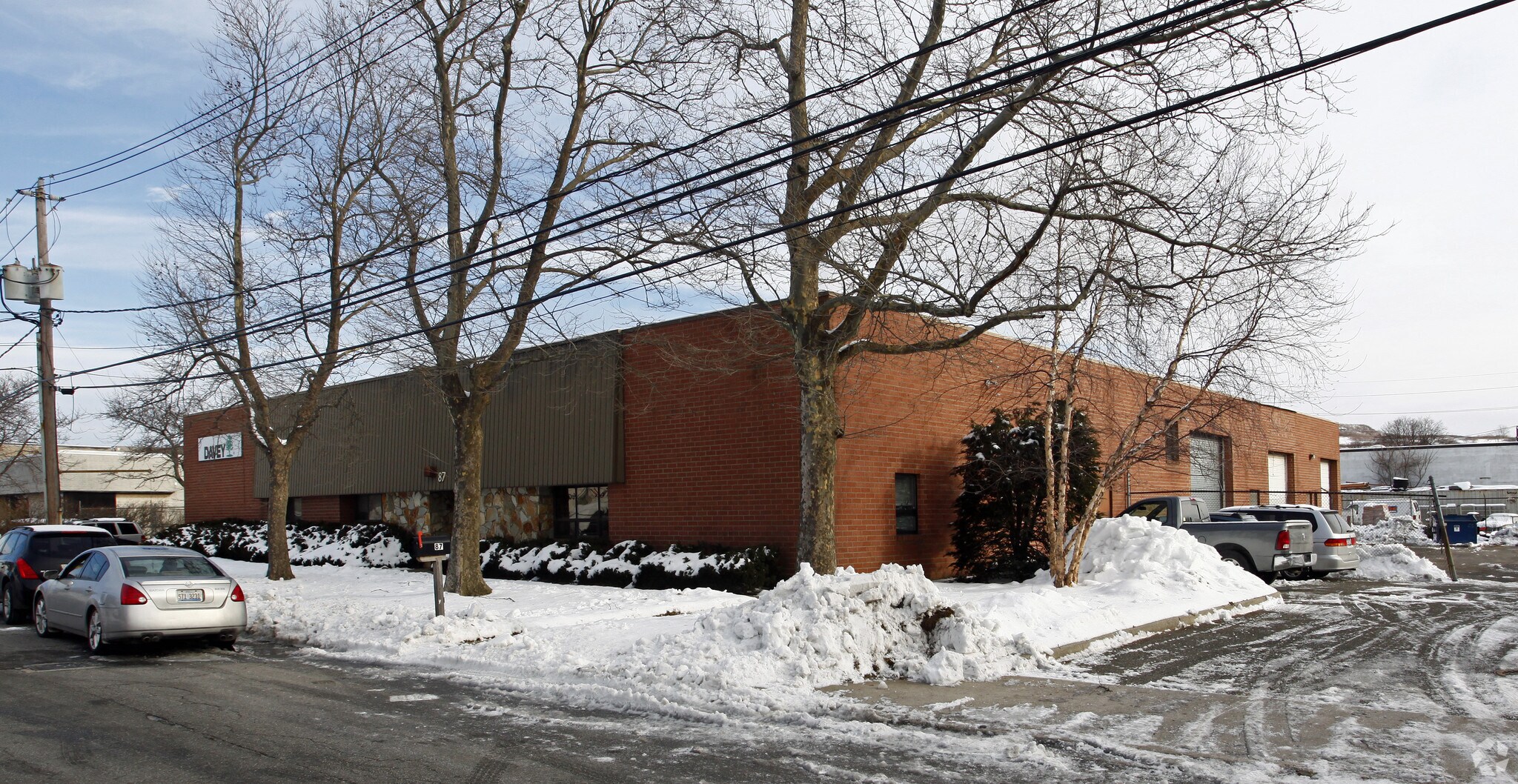 87 Eads St, West Babylon, NY for sale Primary Photo- Image 1 of 1