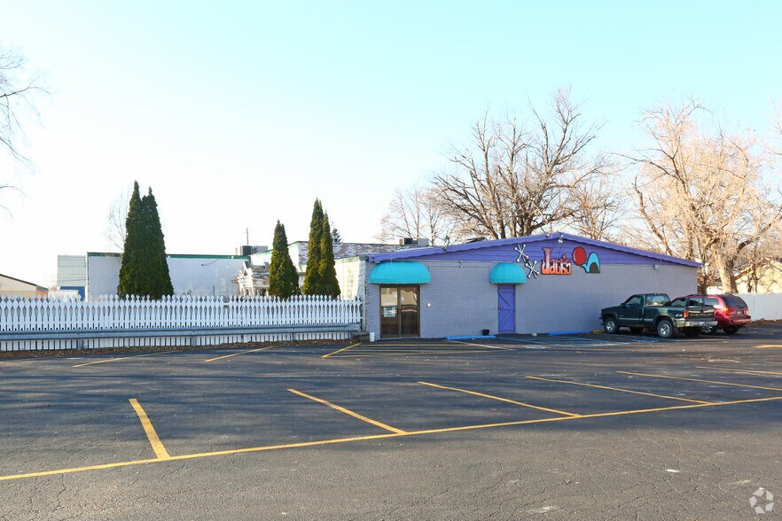 124 N Cherry St, Flushing, MI for sale - Primary Photo - Image 1 of 1